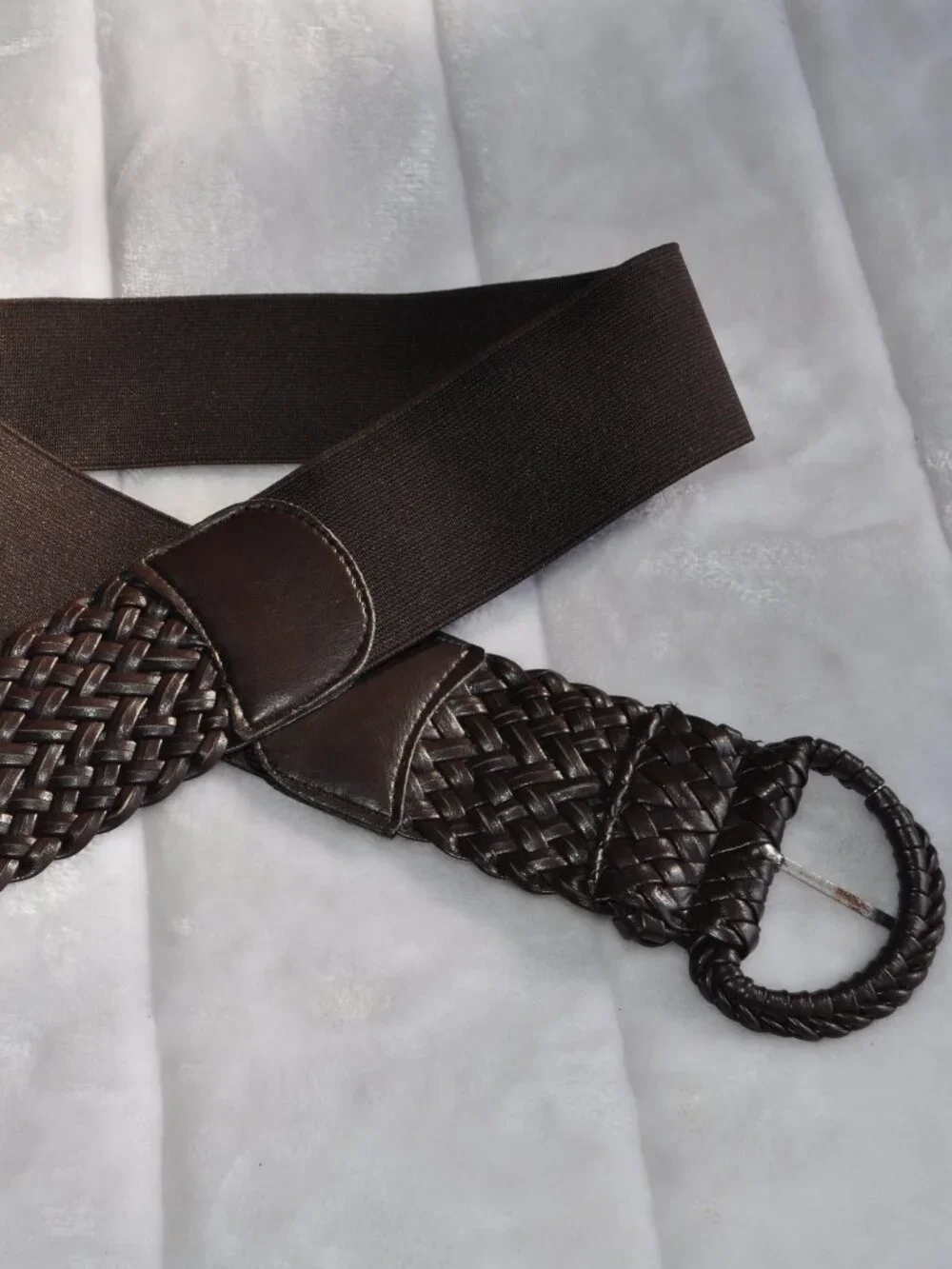 Women's Vintage 80's 90's Brown Braided faux Leather Belt with Buckle srtretch